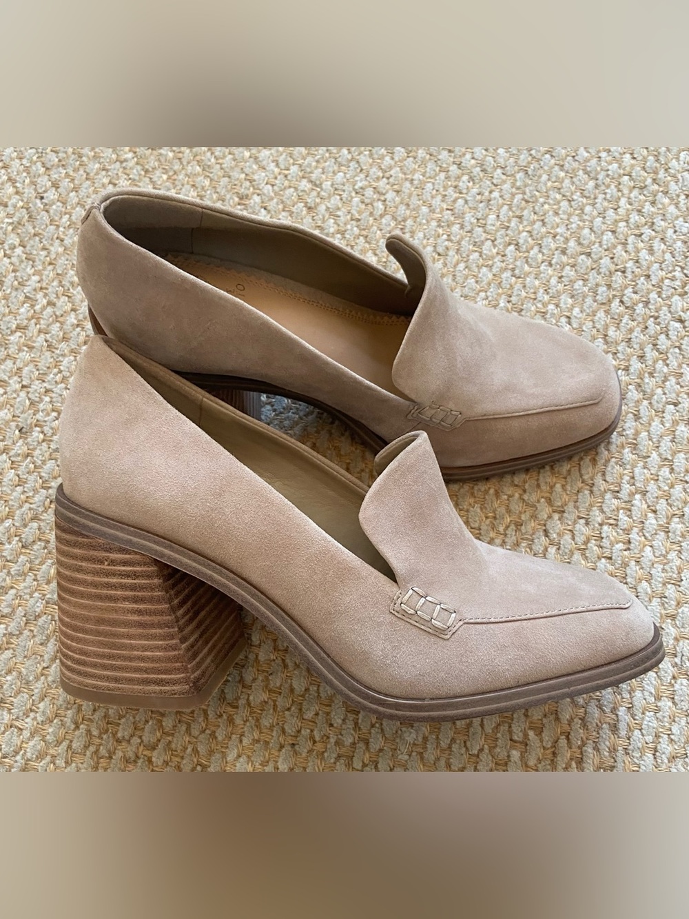 NWOT Vince Camuto Celsi Suede Chunk Heel shoe Size 7